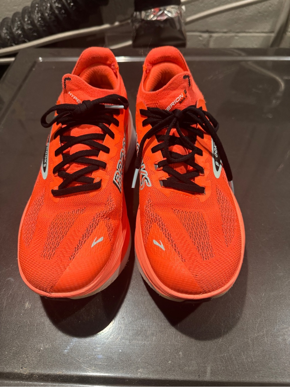 Brooks Hyperion max size 8.5 orange Men’s Running Shoes — Bright Orange
